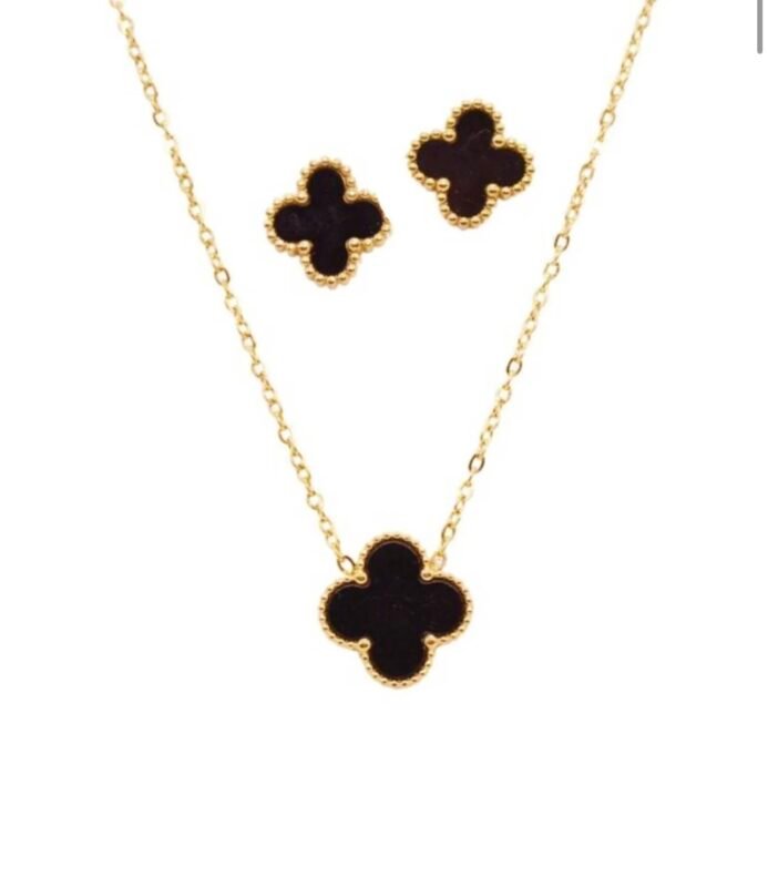 Clover necklace